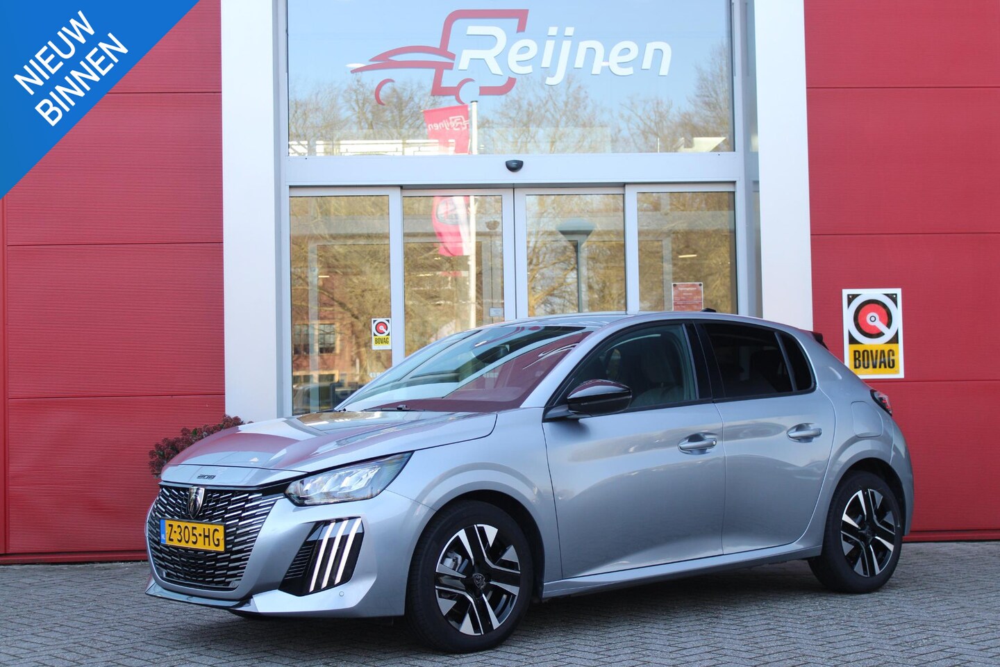 Peugeot 208 - 1.2 PureTech 100 Allure | ACHTERUITRIJ CAMERA | NAVIGATIE | DRAADLOZE APPLE CARPLAY/ANDROI - AutoWereld.nl