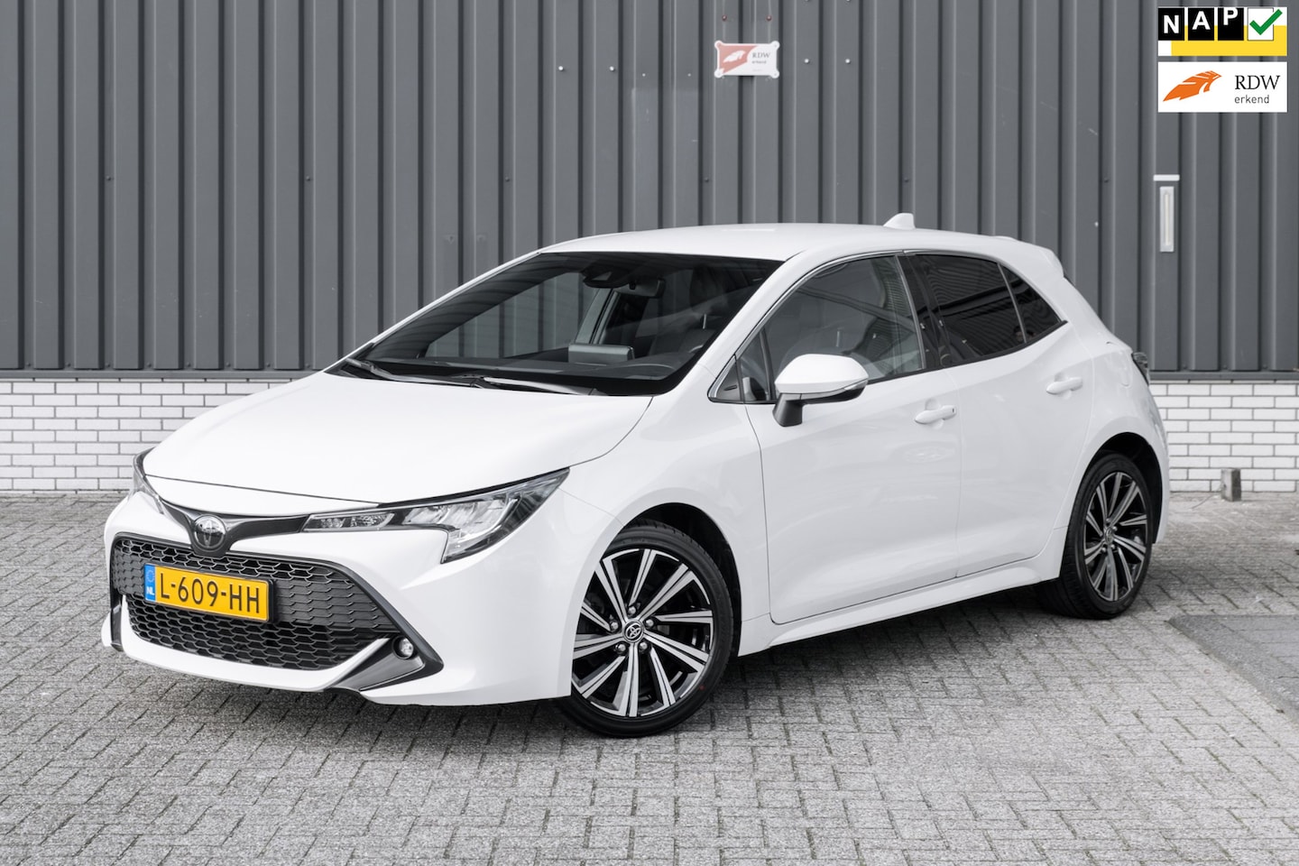 Toyota Corolla - 1.2 Turbo Dynamic *Dealer Onderhouden* - AutoWereld.nl