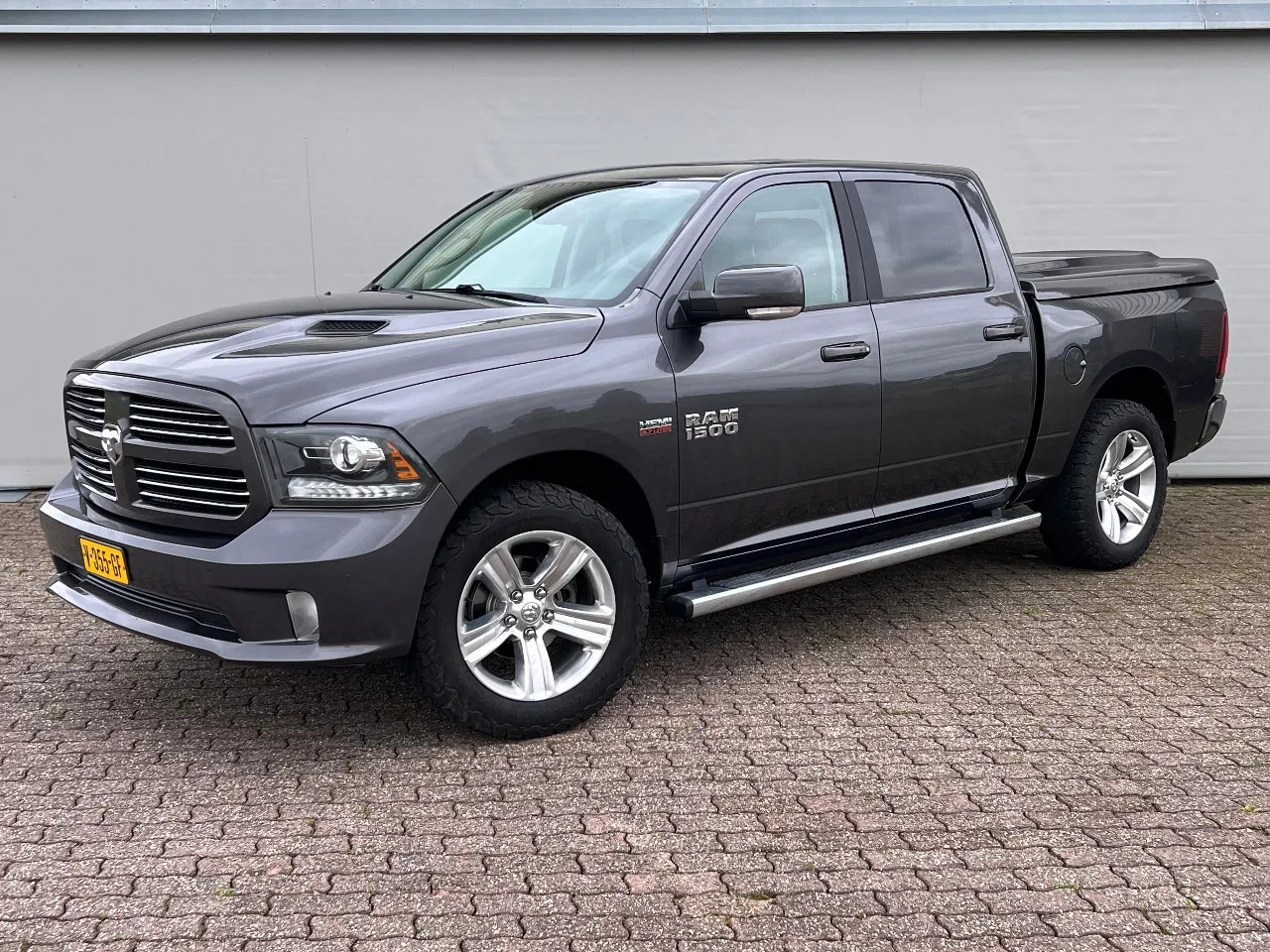 Dodge Ram 1500 - V8 5.7 HEMI/FULL OPTIONS/116DKM!!LUCHVERING! - AutoWereld.nl