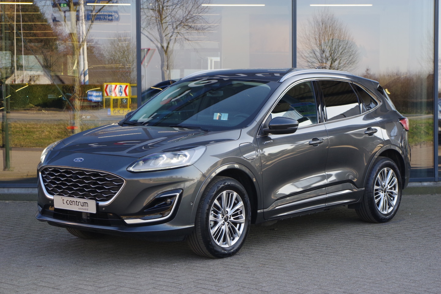 Ford Kuga - 2.5 PHEV Vignale 2.5 PHEV 225 PK Vignale, 360 Camera, Elek. Trekhaak, B&O Sound, Ada. Cruise Control, 4 x S - AutoWereld.nl