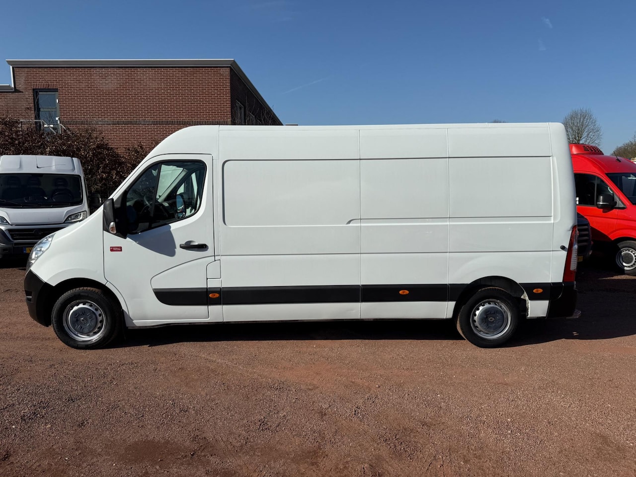 Renault Master - T35 2.3 dCi L3H2 Navi / Cruise / Airco - AutoWereld.nl