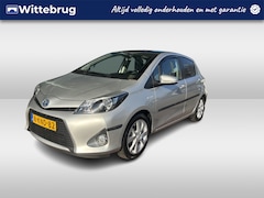 Toyota Yaris - 1.5 Full Hybrid Dynamic / Panorama dak / Achteruitrijcamera / Navigatie / Lmv