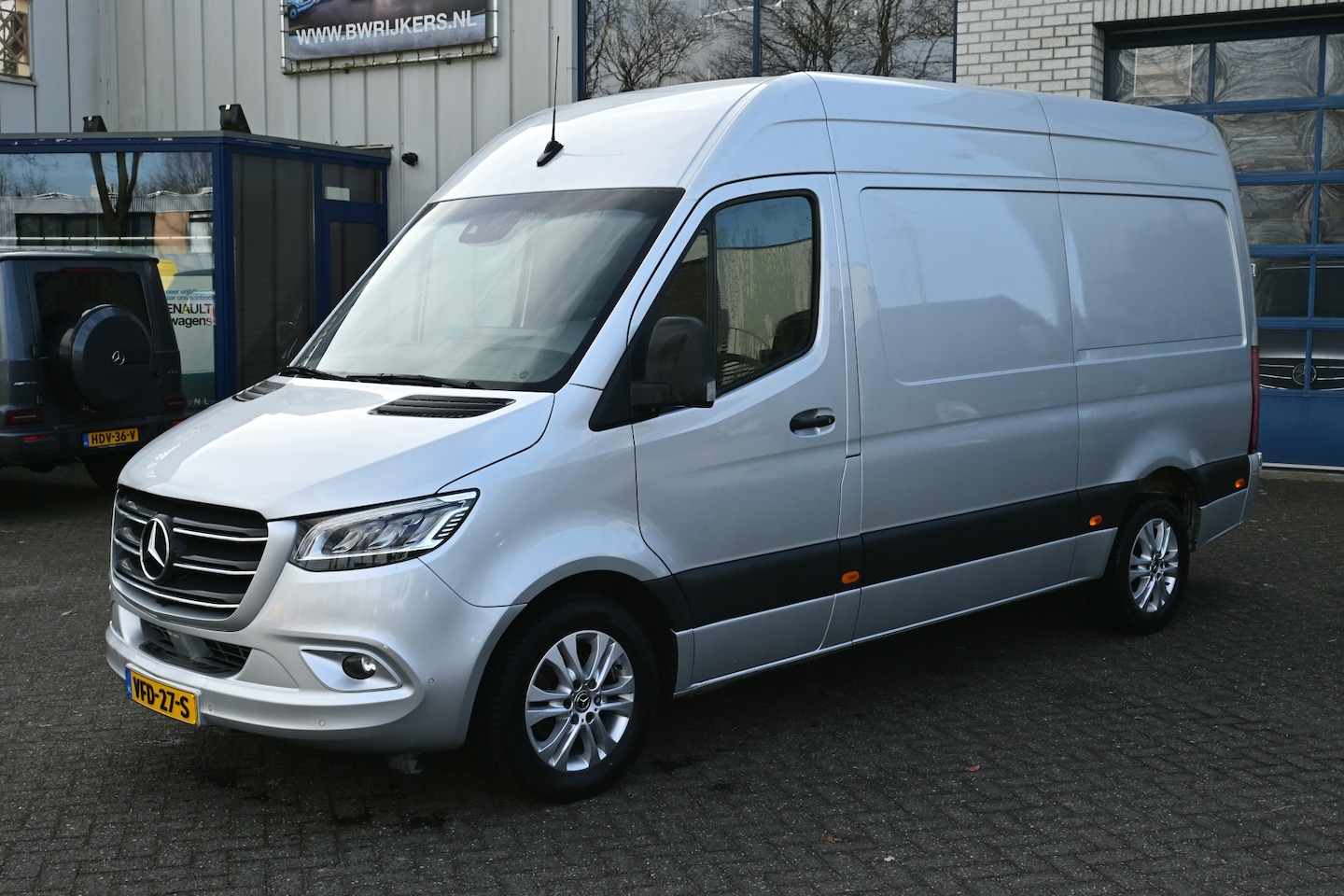 Mercedes-Benz Sprinter - 319 CDI 3.0 V6 L2H2 LED, 360 Camera, Geveerde stoel - AutoWereld.nl