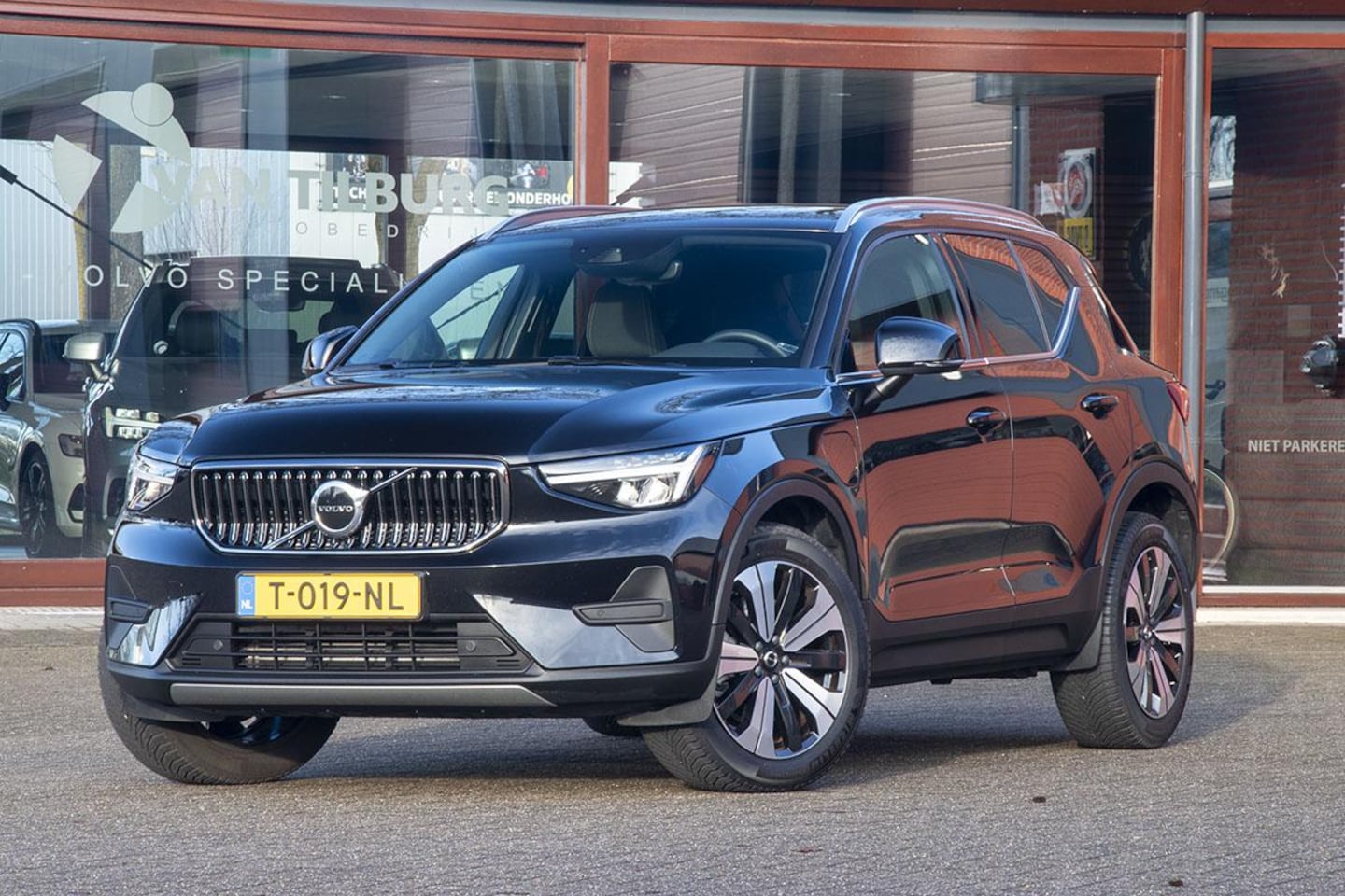 Volvo XC40 - 1.5 T4 PLUG-IN HYBRID PLUS BRIGHT - AutoWereld.nl