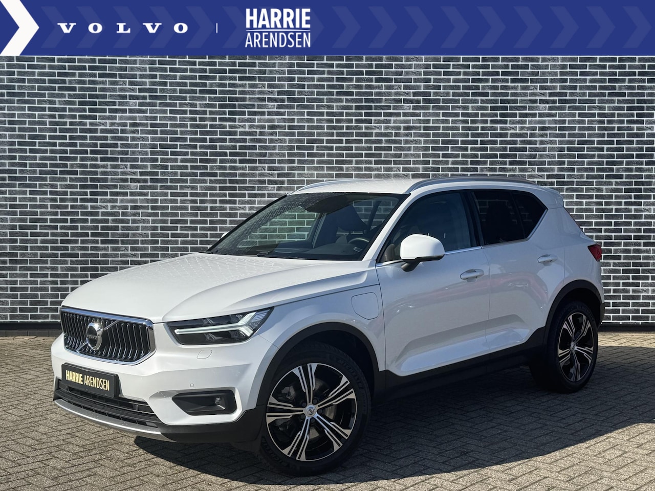 Volvo XC40 - 1.5 T5 Recharge Inscription Expression Extra Getint Glas | 19" LM velgen | Parkeercamera | - AutoWereld.nl