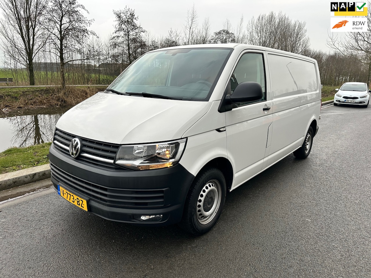 Volkswagen Transporter - 2.0 TDI L2H1 FACELIFT 2017/NAVIGATIE/AIRCO/ORIGINEEL NL/KASTINRICHTING/NIEUW VLIEGWIEL/NIE - AutoWereld.nl