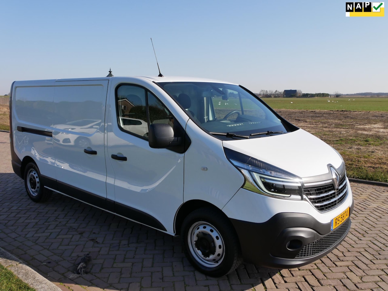 Renault Trafic - 2.0 dCi 120 T29 L2H1 Comfort AC 3-SEATS - AutoWereld.nl