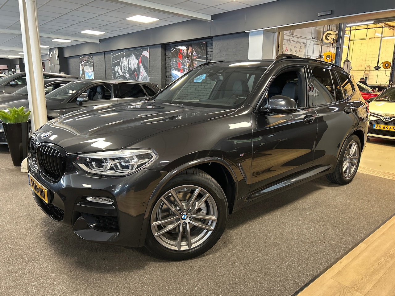 BMW X3 - XDrive20i High Executive M-sport / Automaat / Navigatie / Camera / LED-verlichting / Apple - AutoWereld.nl