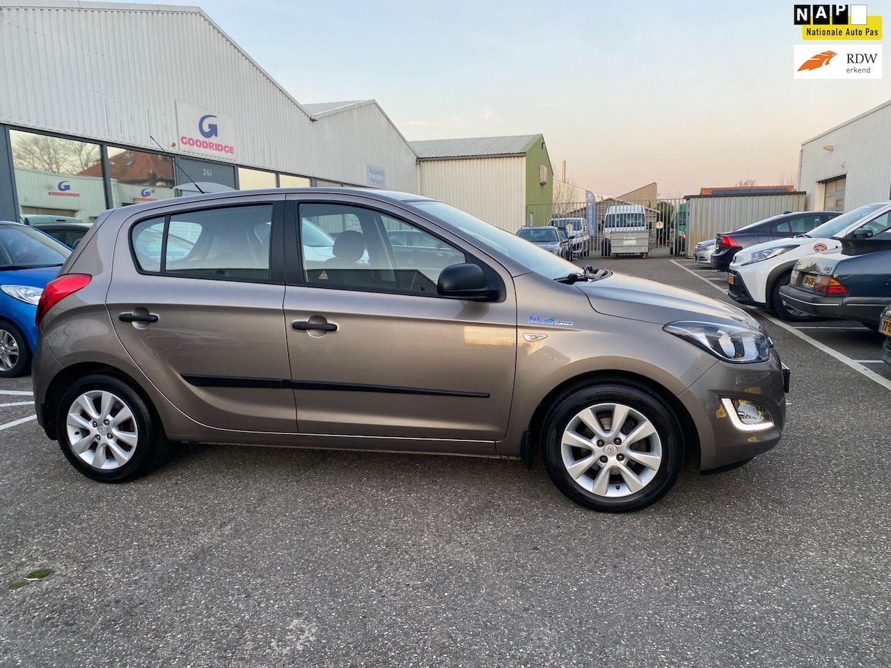 Hyundai i20 - 1.2i Business Edition CRUISE CONTROL | AIRCO | DEALER ONDERHOUDEN | NAP | APK | - AutoWereld.nl