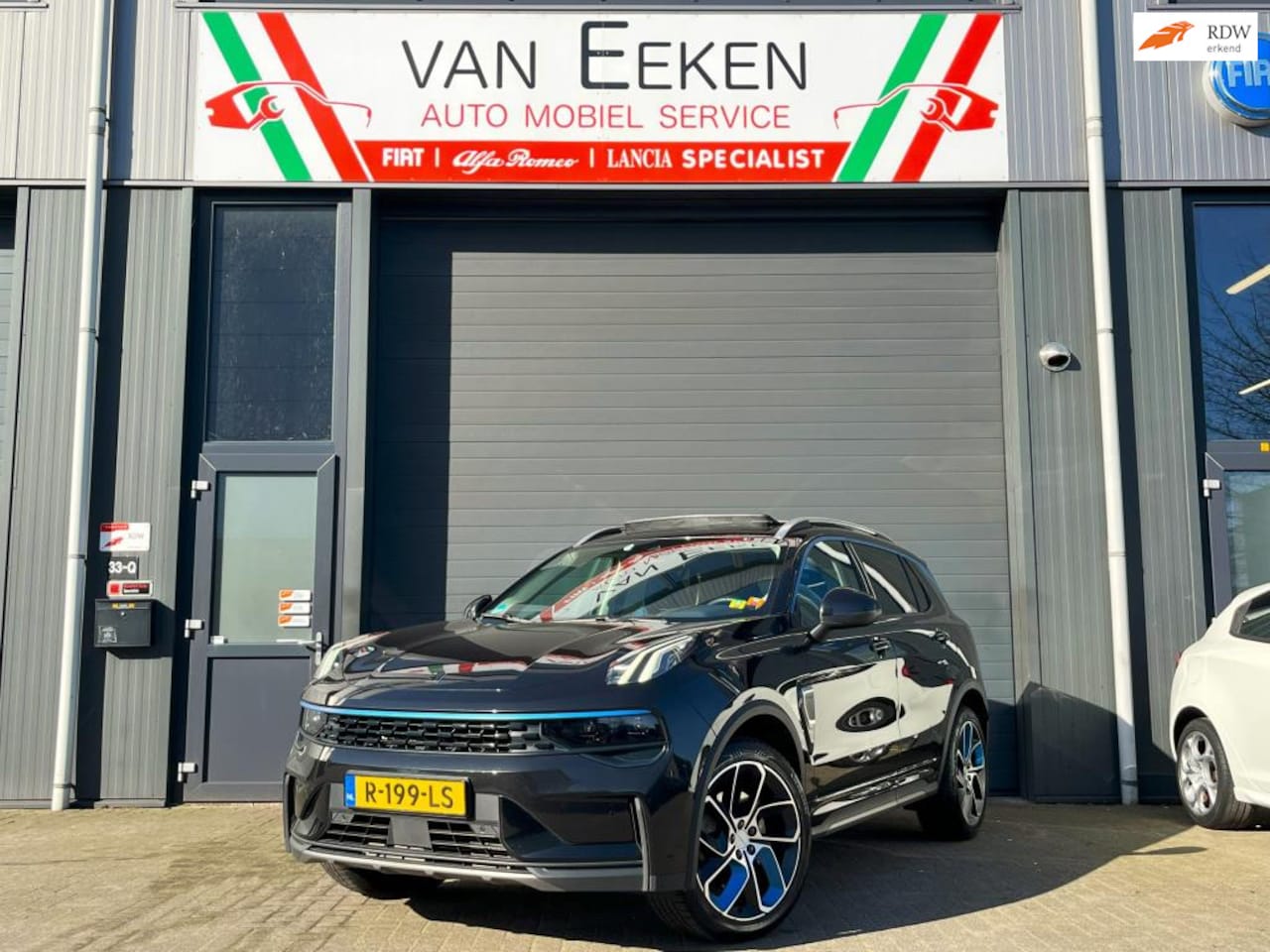 Lynk & Co 01 - 1.5 PHEV Clima/Adap. Cruise/CarPlay/Camera/Panodak - AutoWereld.nl