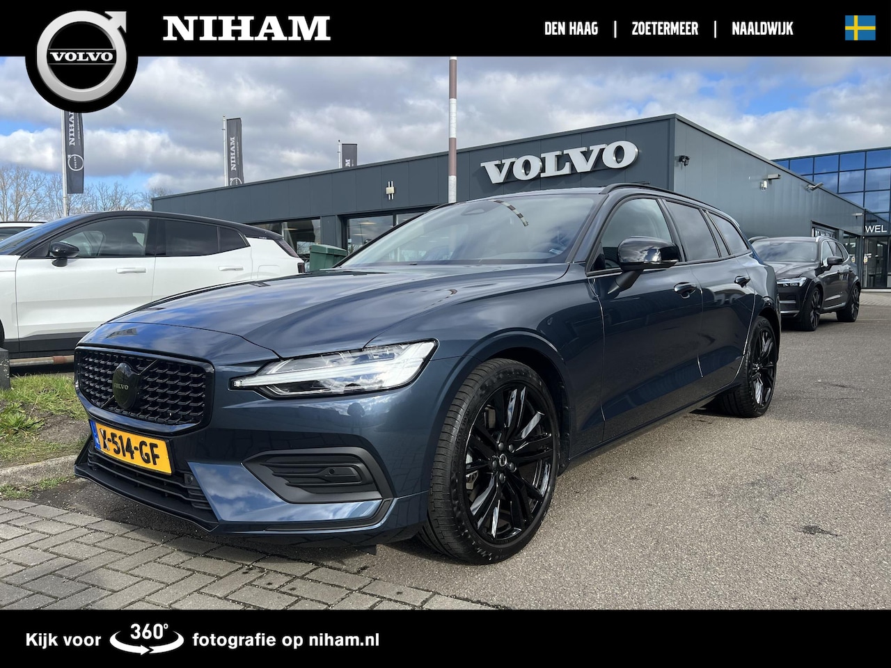 Volvo V60 - B3 Essential Edition NIHAM BLACK EDITION|STOELVERWARMING|LEDER|GOOGLE - AutoWereld.nl