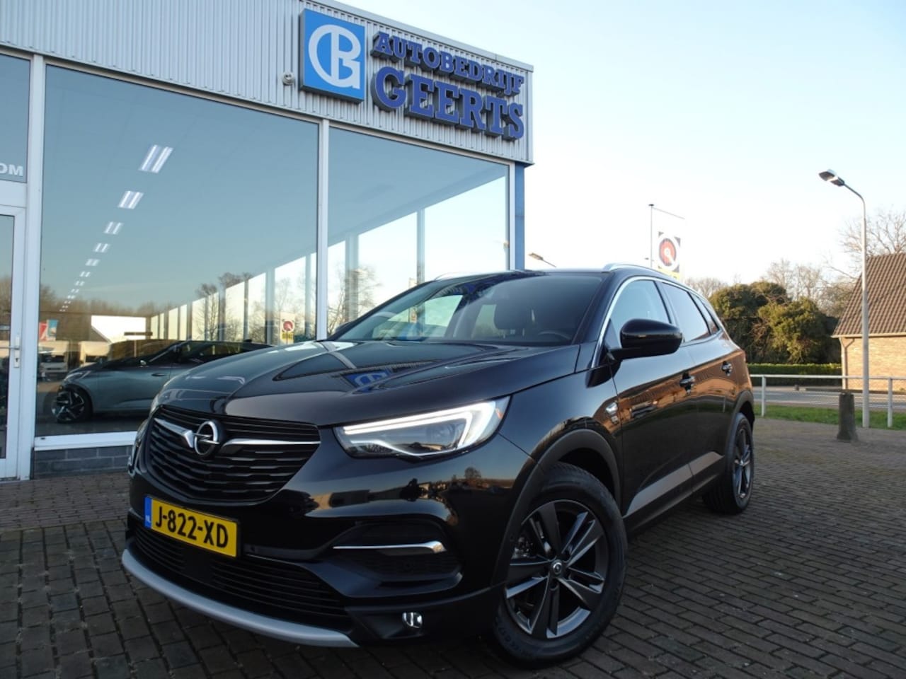 Opel Grandland X - 1.2 TURBO Innovation Camera/Black pack/PDC/Clima - AutoWereld.nl