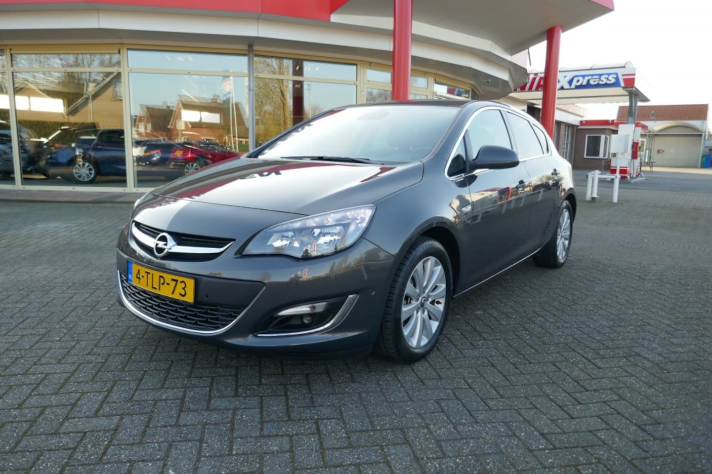 Opel Astra - 1.6 TURBO COSMO  170 PK   1500 KG trekken   CAMERA  AGR LEDER - AutoWereld.nl