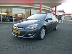 Opel Astra - 1.6 TURBO COSMO 170 PK 1500 KG trekken CAMERA AGR LEDER