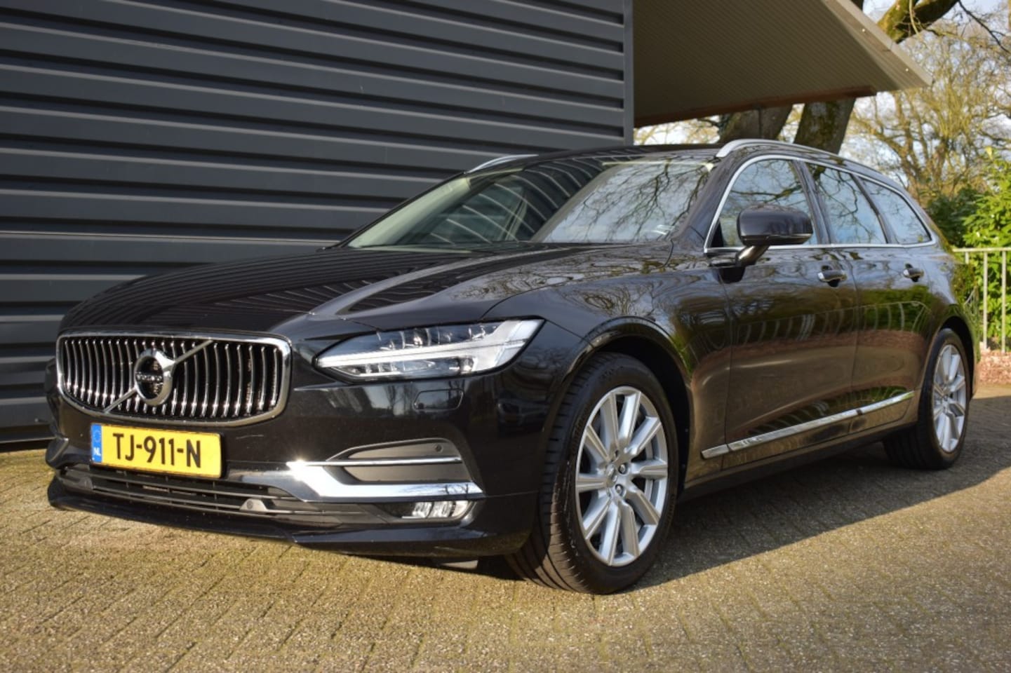 Volvo V90 - VOLVO V90 2.0 T4 INSCRIPTION!!! AUTOMAAT!!! 24,894 EURO!!! - AutoWereld.nl