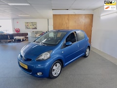 Toyota Aygo - 1.0-12V Dynamic Blue Apk Nieuw, Airco, E-Ramen, Lm velgen, N.A.P, 5Deurs, 2 sleutels, Nett