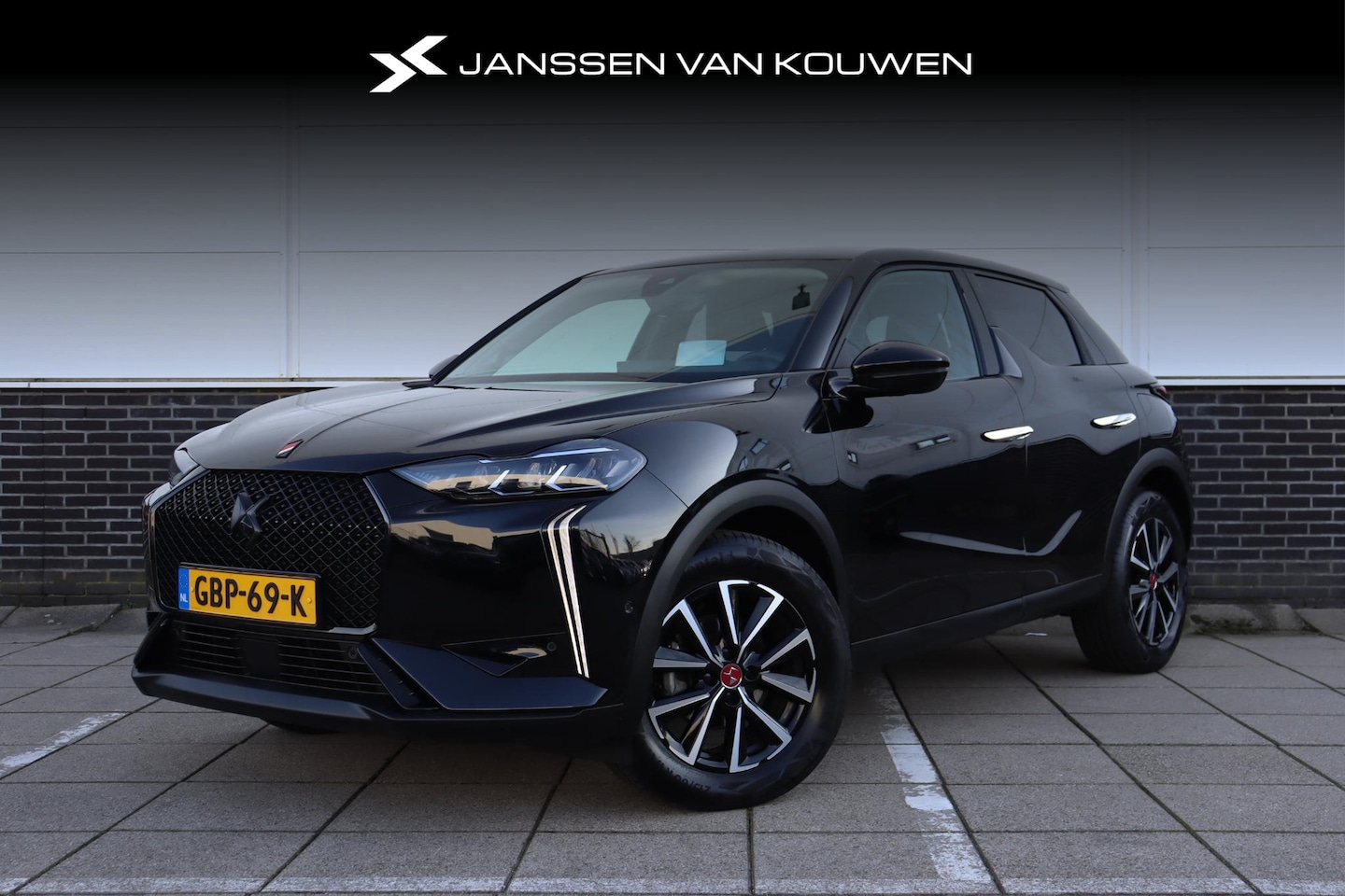 DS 3 - 1.2 PureTech Performance Line Automaat Head-Up Display Camera Voor en Achter Dodehoek - AutoWereld.nl