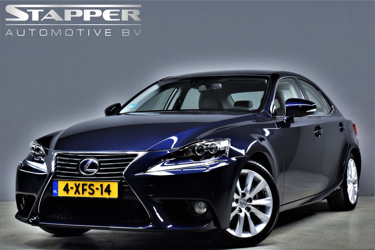 Lexus IS - 300h 223pk Edition Org.NL Leer/Navi/Xenon/Led/Stoelverw./Trekhaak/Climate/Lmv17'' - AutoWereld.nl