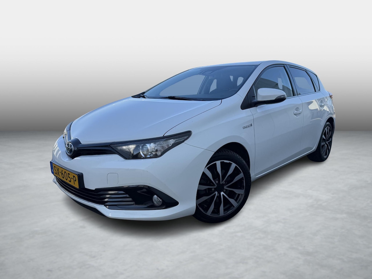 Toyota Auris - 1.8 Hybrid Energy Plus | Navigatie - AutoWereld.nl