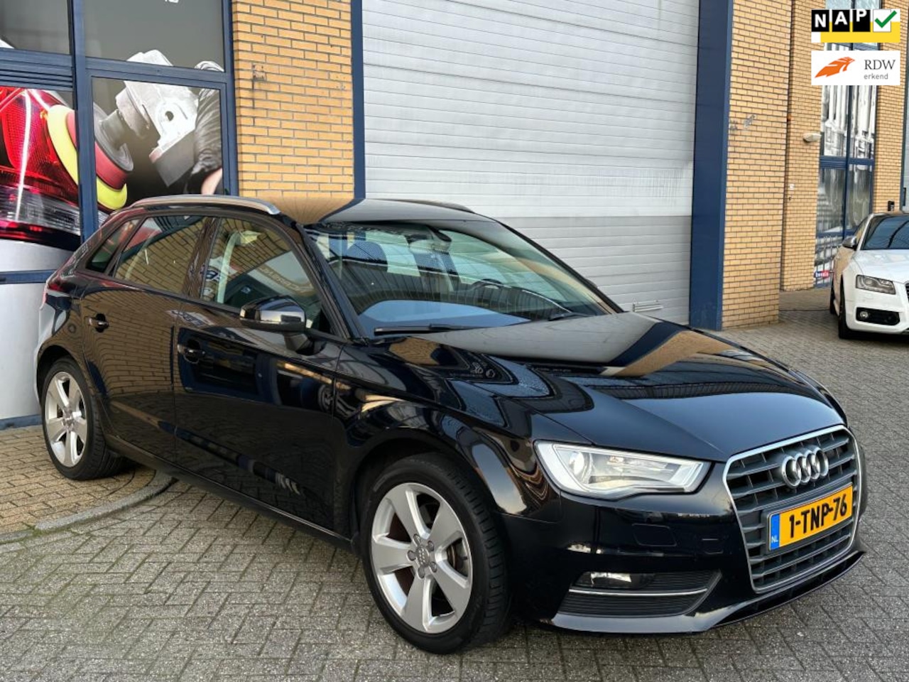 Audi A3 Sportback - 1.8 TFSI Ambition Pro Line plus 1.8 TFSI Ambition Pro Line plus, navigatie, cruise control, automaat, lichtmetaal, audio, - AutoWereld.nl