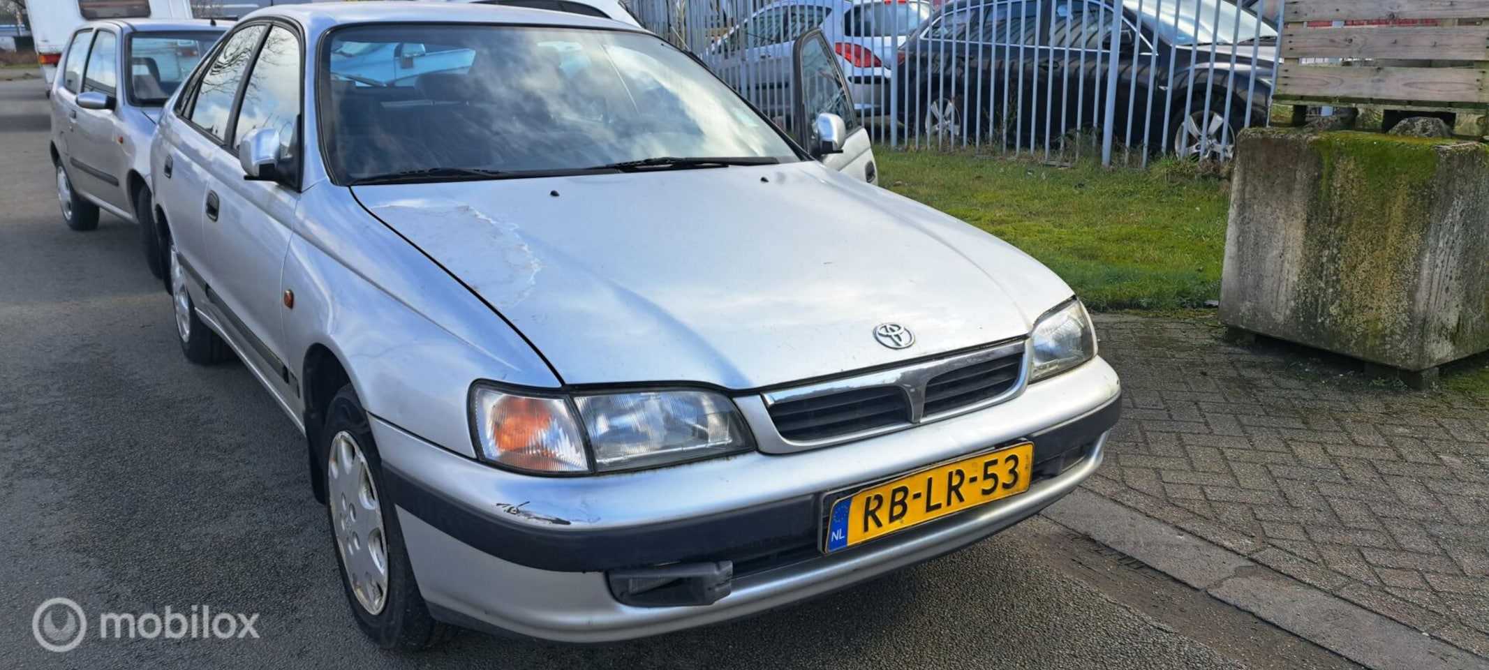 Toyota Carina E - 2.0 GLi Autom Bougies vonkt niet start niet - AutoWereld.nl