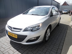 Opel Astra - 1.4 BUSINESS +