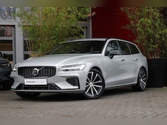 Volvo V60 - 2.0 T6 Plug-in hybrid AWD Plus Dark | Harman/Kardon Premium Audio | Panorama schuifdak | R