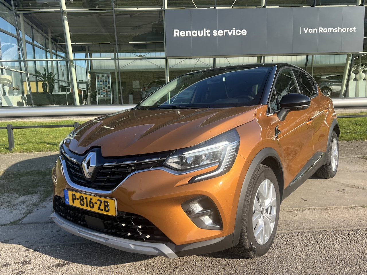 Renault Captur - 1.3 TCe 140 PK Intens / Automaat / Camera / Cruise / Climate / Applecarplay - Androidauto - AutoWereld.nl