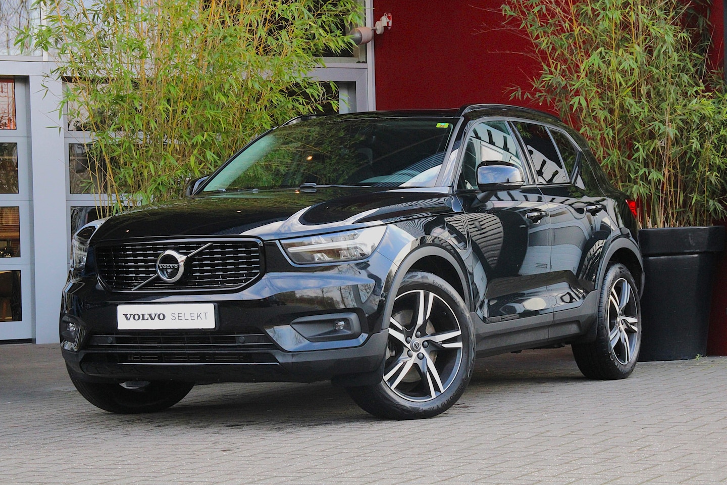 Volvo XC40 - 1.5 T4 Recharge R-Design Expression | 1e Eigenaar | NL-Auto | Harman/Kardon | Schuifdak | - AutoWereld.nl