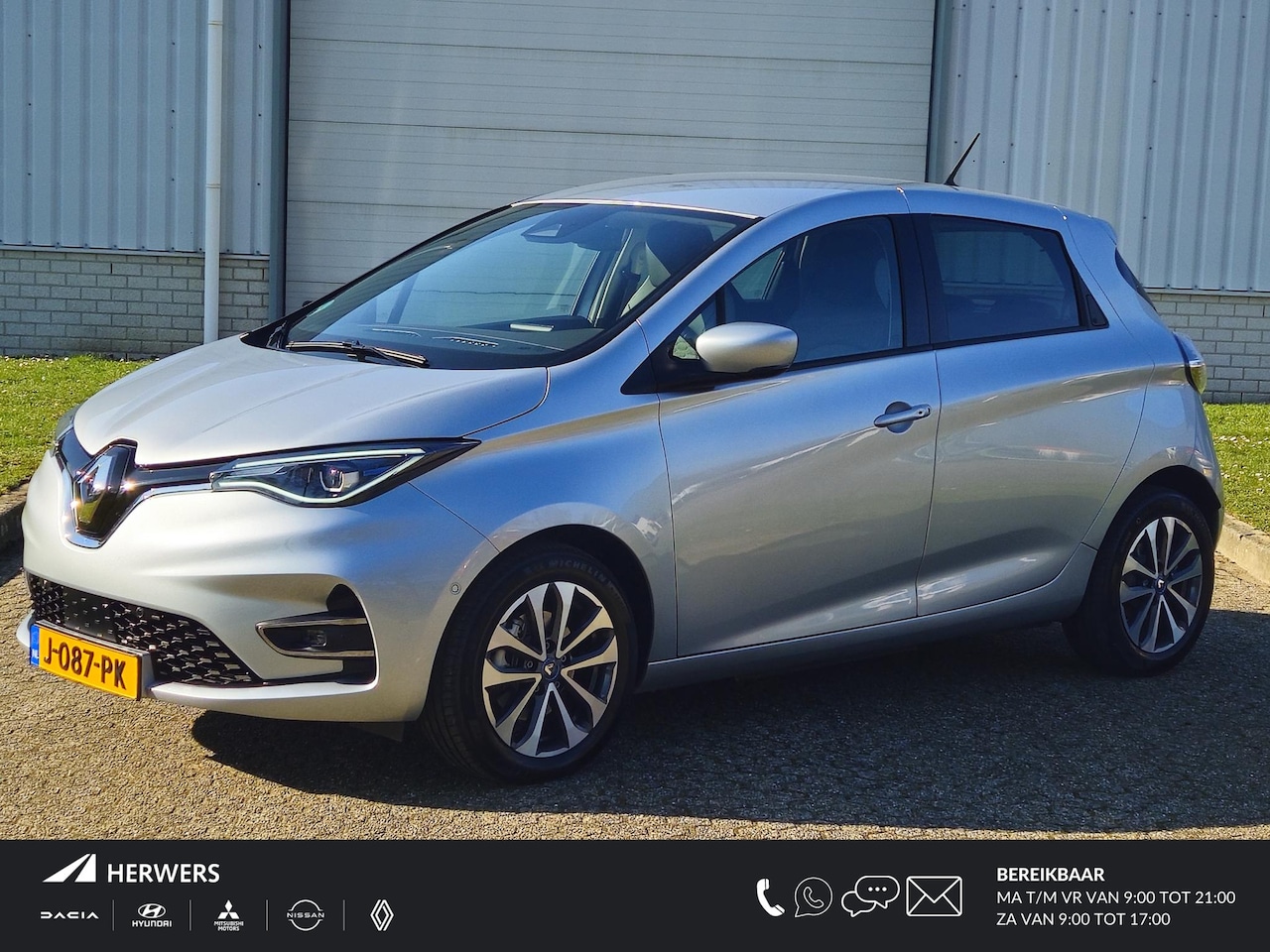 Renault Zoe - R135 Intens 52 kWh / Huuraccu / 1e Eigenaar / 100% Onderhouden / Apple Carplay / Android A - AutoWereld.nl