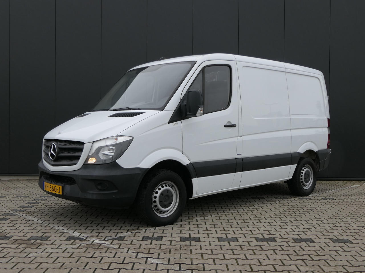 Mercedes-Benz Sprinter - 210 2.2 CDI 325 RWD HD | Betimmering | | Betimmering | Trekhaak | Parkeersensoren - AutoWereld.nl