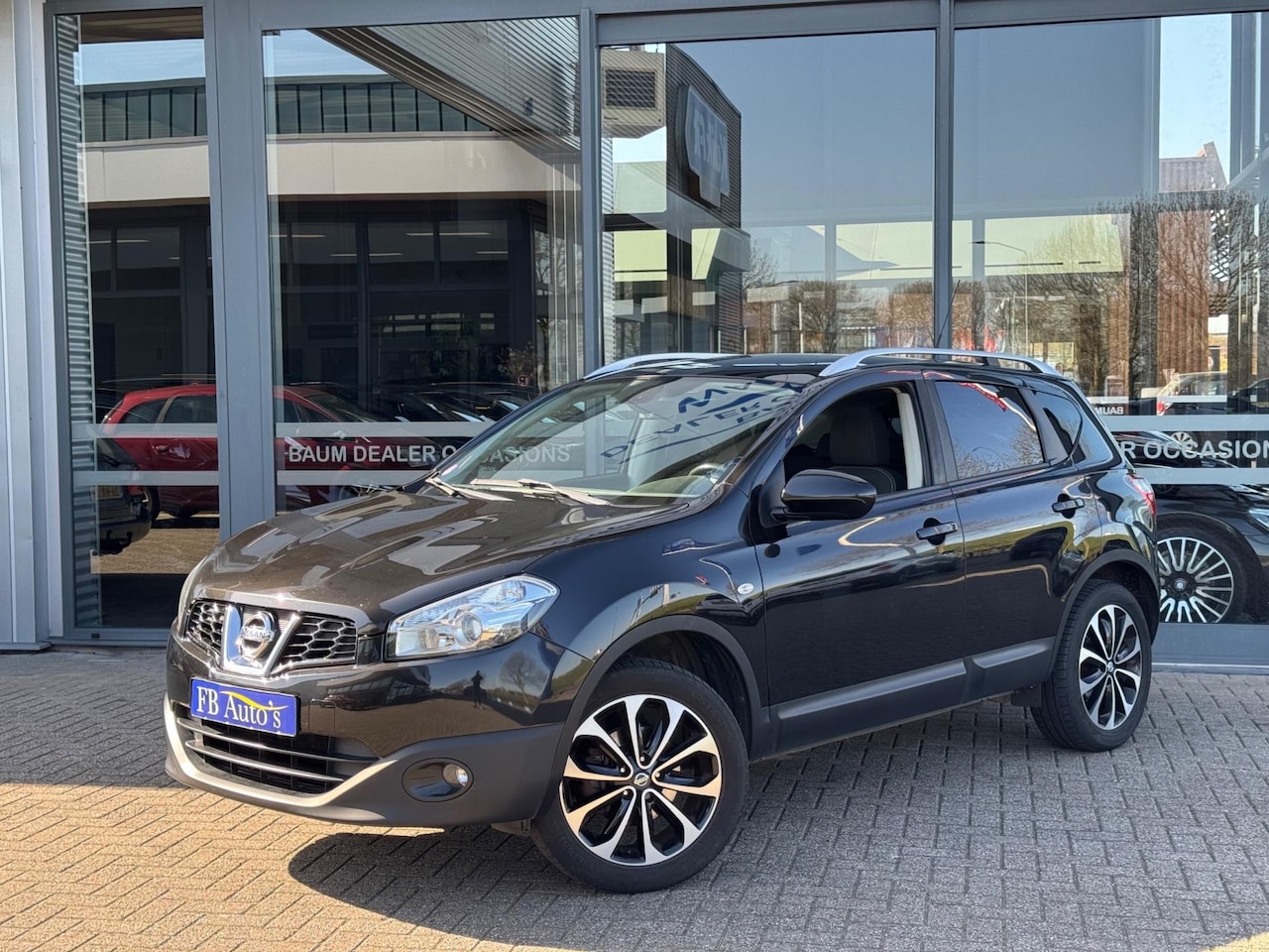 Nissan Qashqai - 1.6 Connect Edition Airco Lmv Camera Navi Pano - AutoWereld.nl