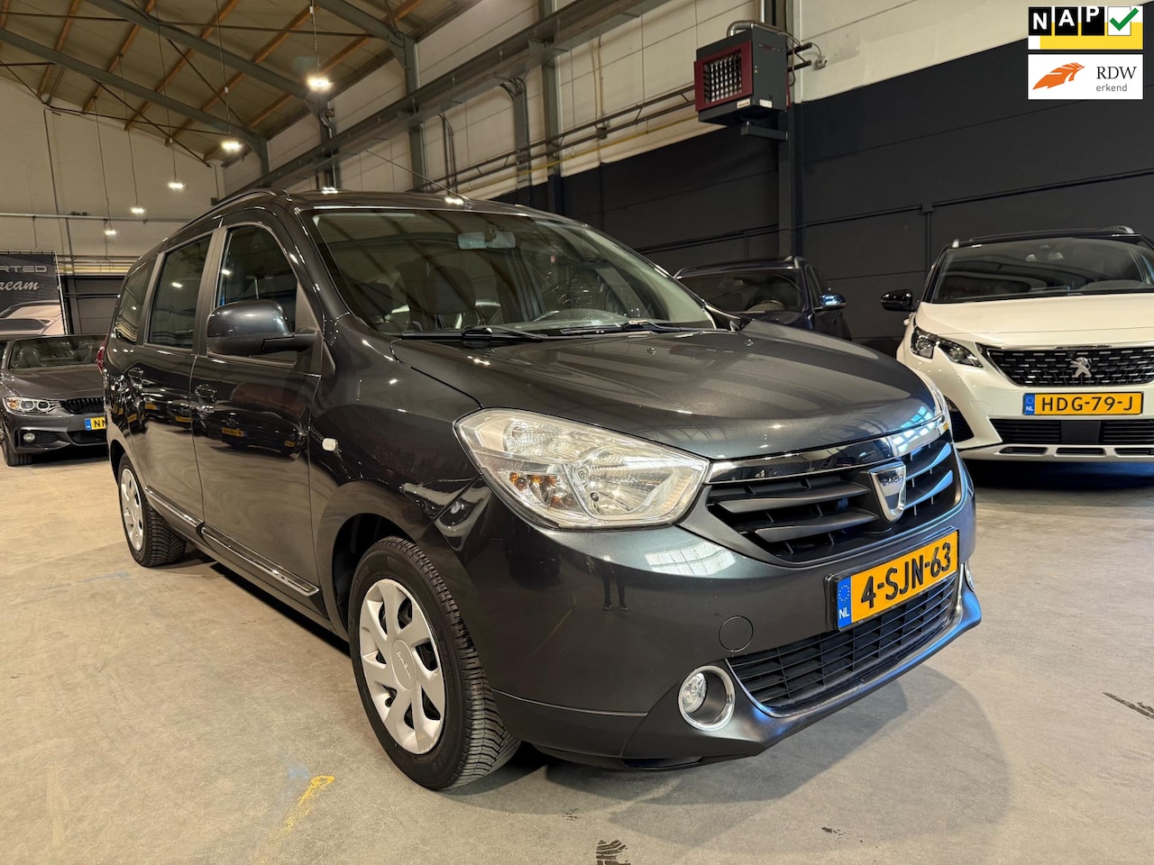 Dacia Lodgy - 1.2 TCe Prestige 5p. - Airco - Cruise - Navigatie - Trekhaak - AutoWereld.nl