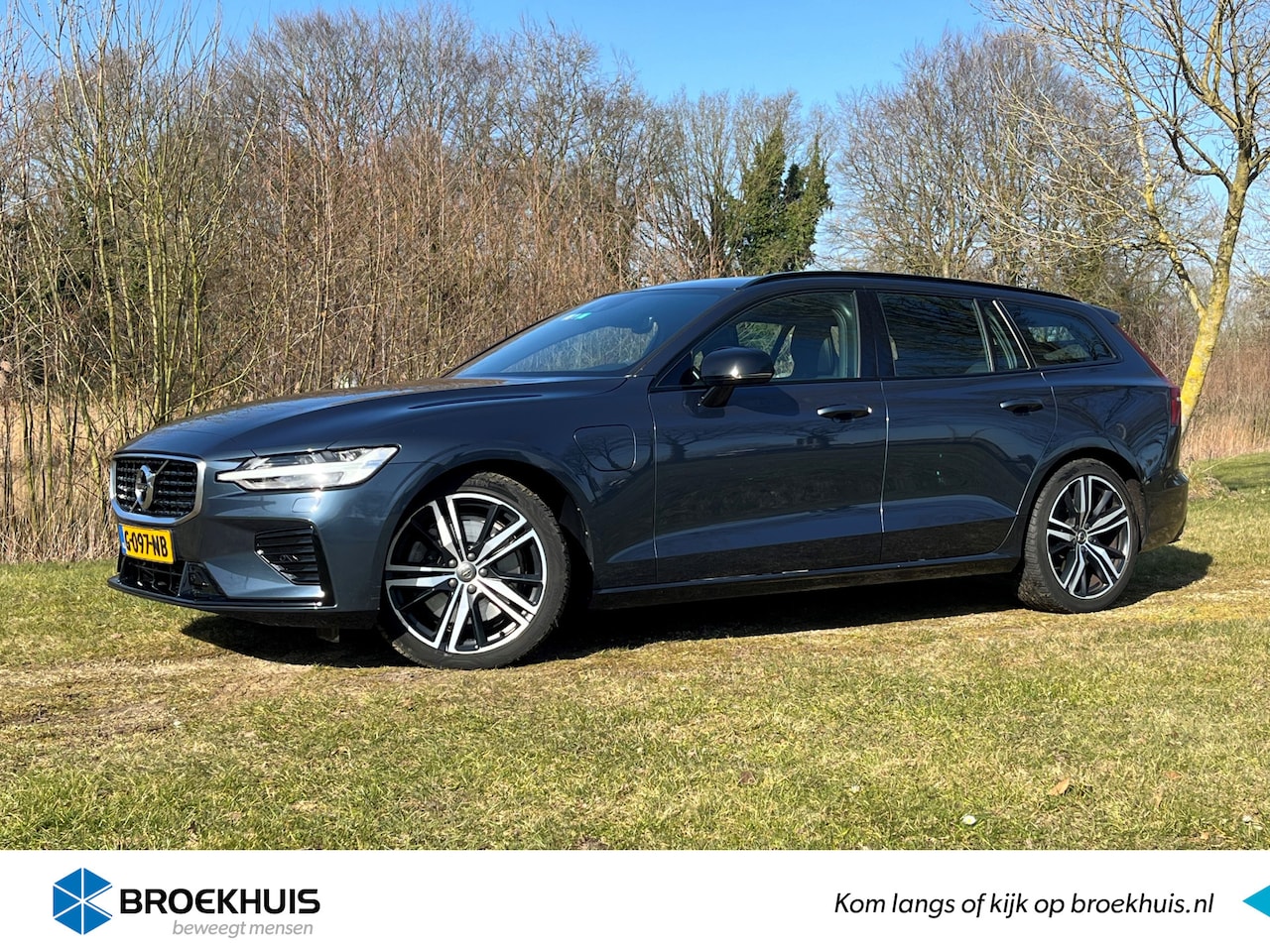 Volvo V60 - 2.0 T8 Twin Engine AWD R-Design | Panoramadak | Massage | Harman/Kardon | Trekhaak | - AutoWereld.nl