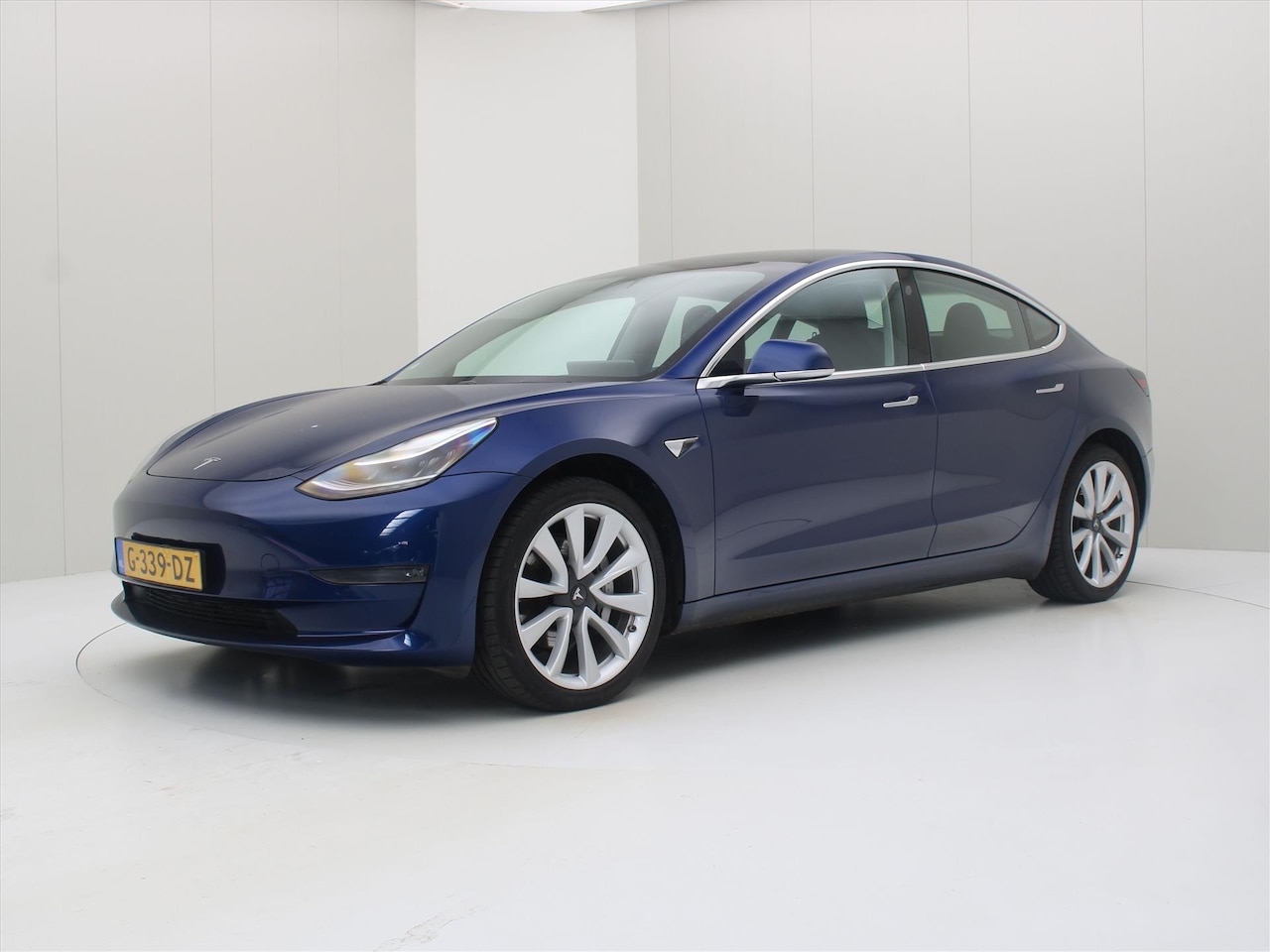 Tesla Model 3 - Long-Range AWD 351pk 75 kWh [ AUTOPILOT+19'' LMV+620KM WLTP+PREMIUM AUDIO ] - AutoWereld.nl