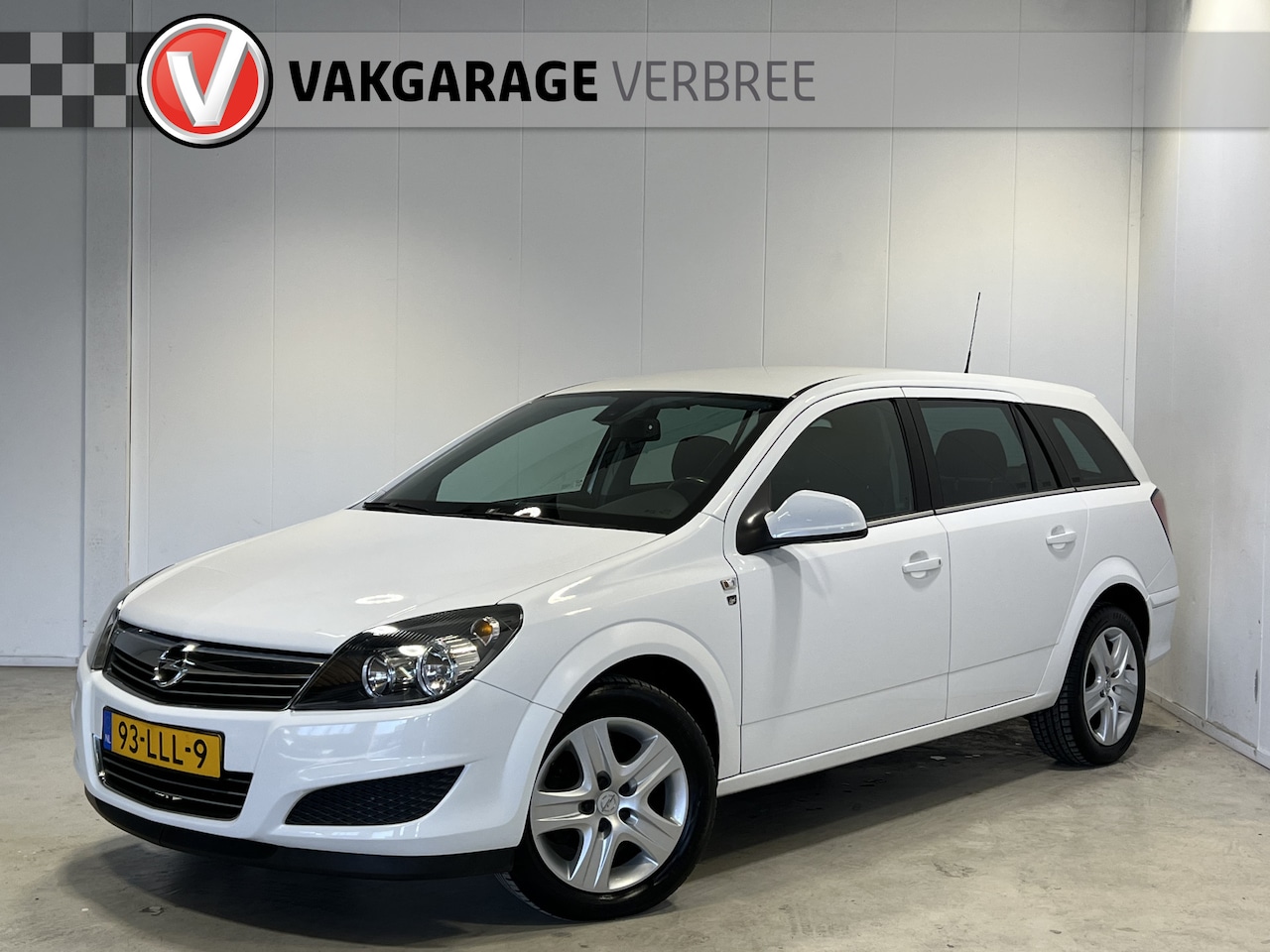 Opel Astra Wagon - 1.6 111 years Edition | Cruise Control | Airco | Getint Glas Achter | Multifunctioneel Stu - AutoWereld.nl