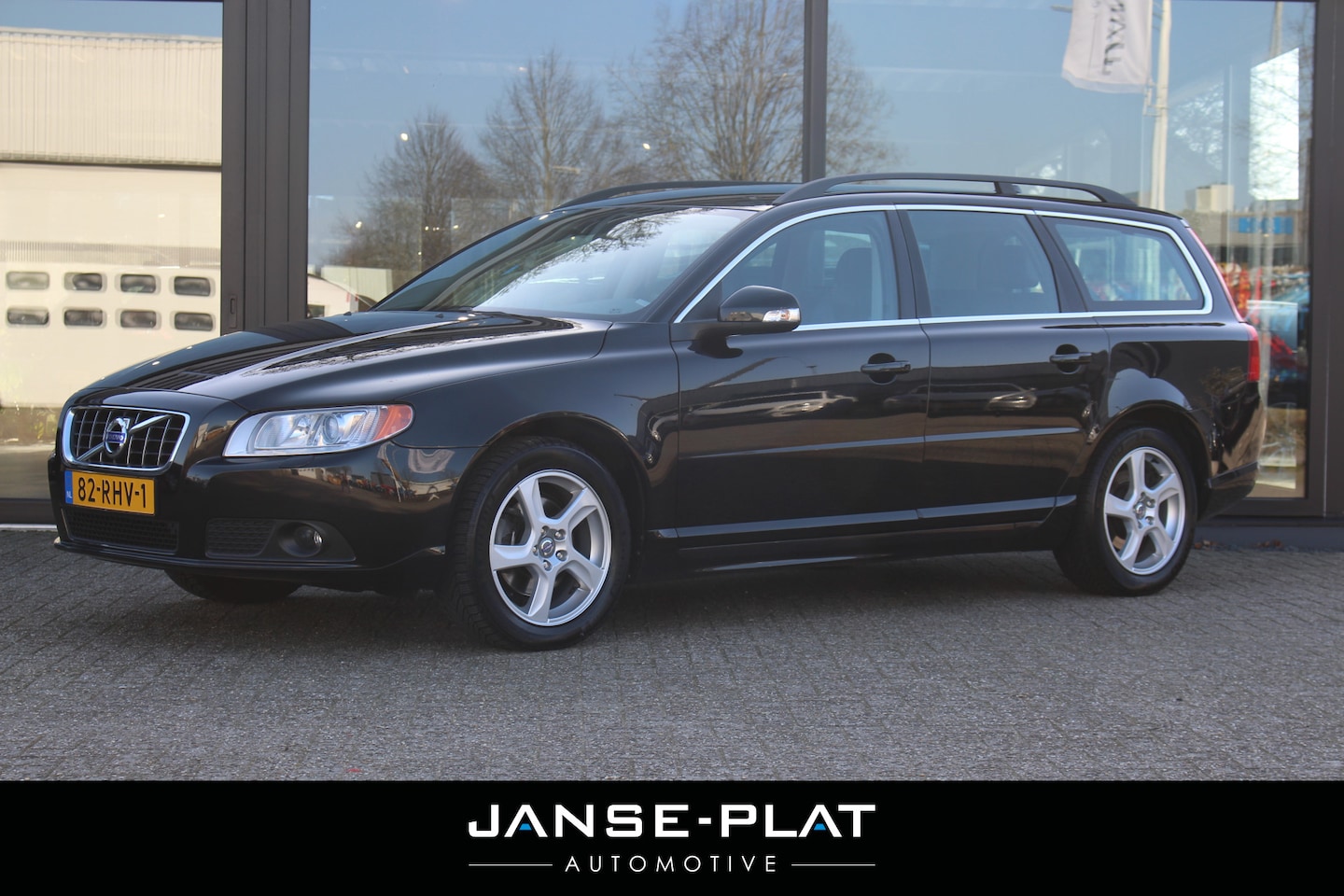 Volvo V70 - 1.6 T4 Limited Edition | Leder | Trekhaak | Xenn - AutoWereld.nl