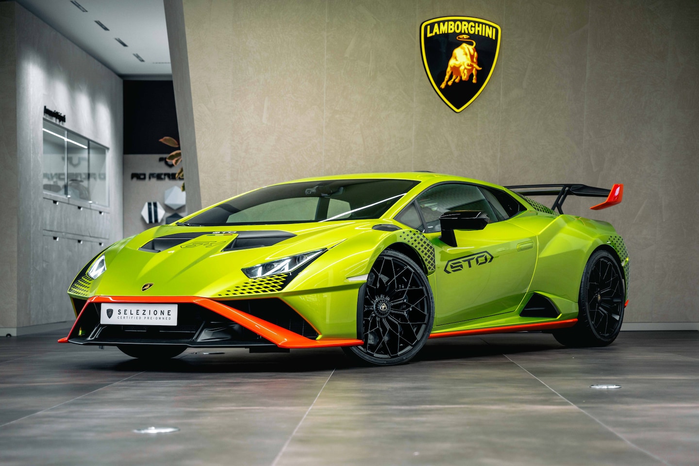 Lamborghini Huracán STO - I NEW I Verde Citrea - AutoWereld.nl