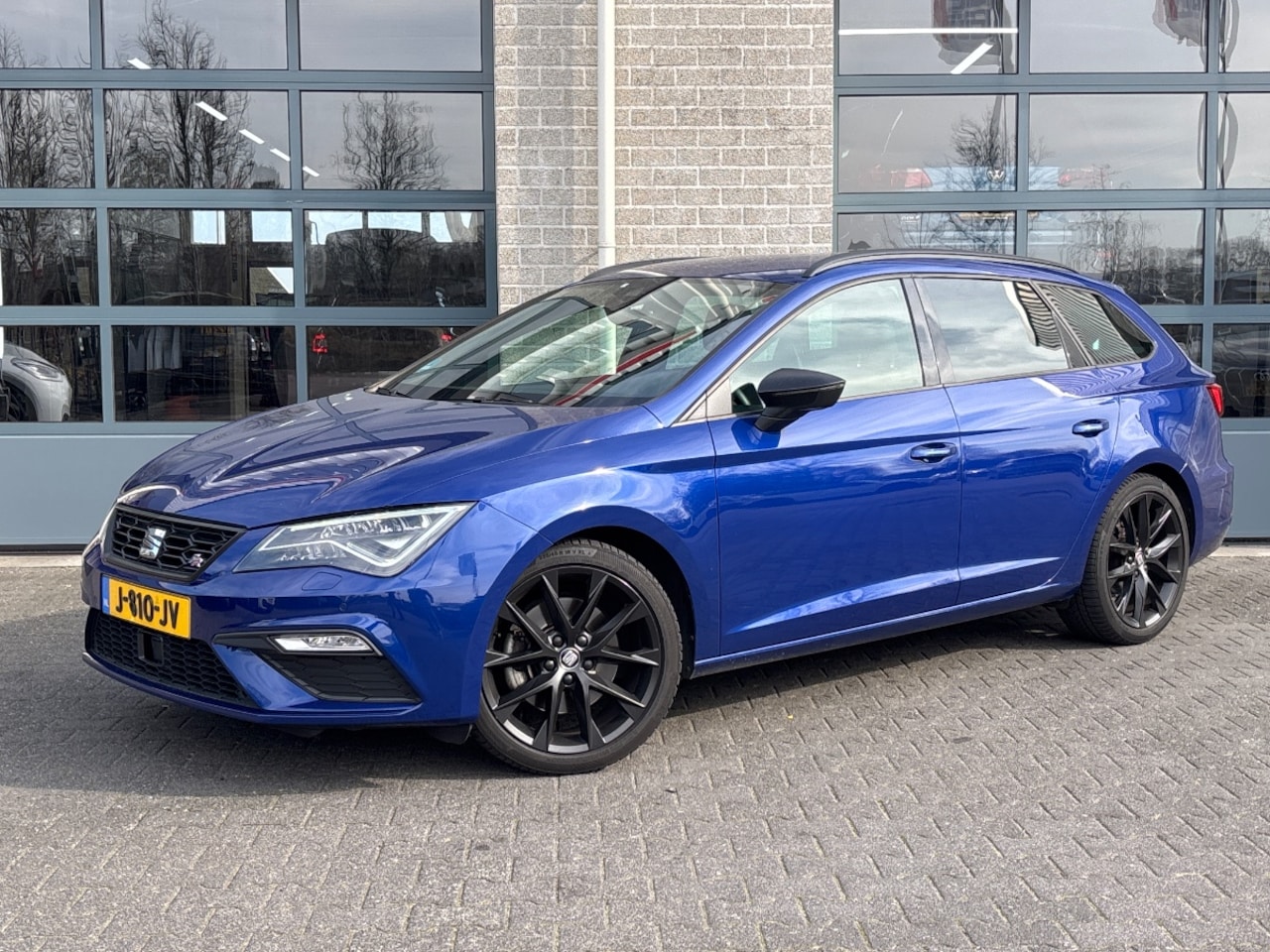 Seat Leon ST - 1.5 TSI FR Ultimate Edition Black Sky 1.5 TSI FR Ultimate Edition Black Sky - AutoWereld.nl