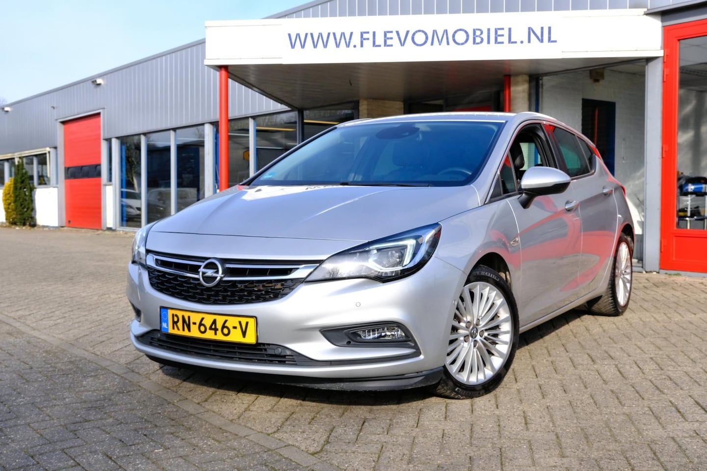 Opel Astra - 1.0 Innovation Aut. Leder|Navi|1e Eig|Cam|ParkAssist|Apple CarPlay|Enz! - AutoWereld.nl