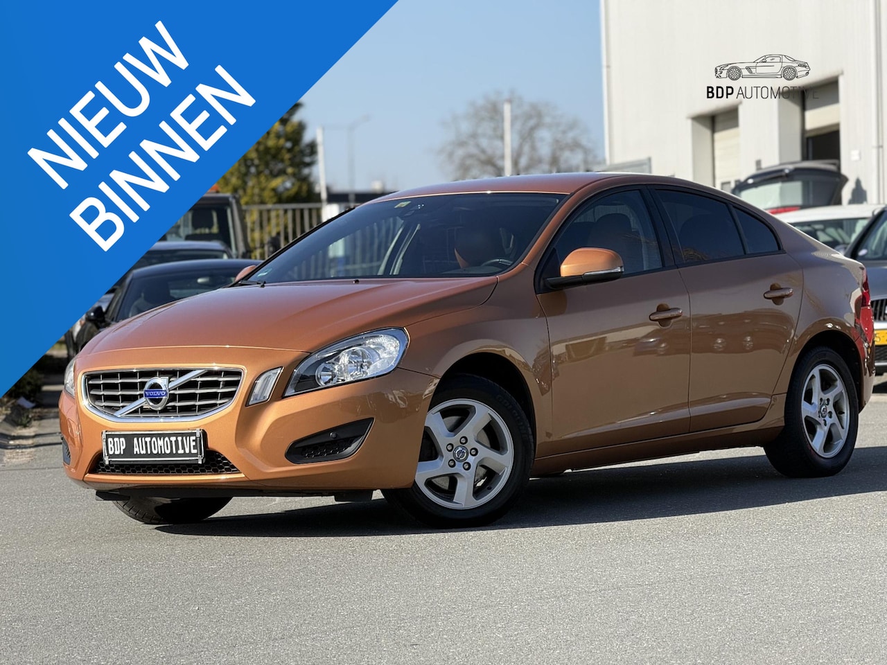 Volvo S60 - 1.6 T3 LEER/TREKHAAK/STOELVERWARMING/LM VELGEN - AutoWereld.nl