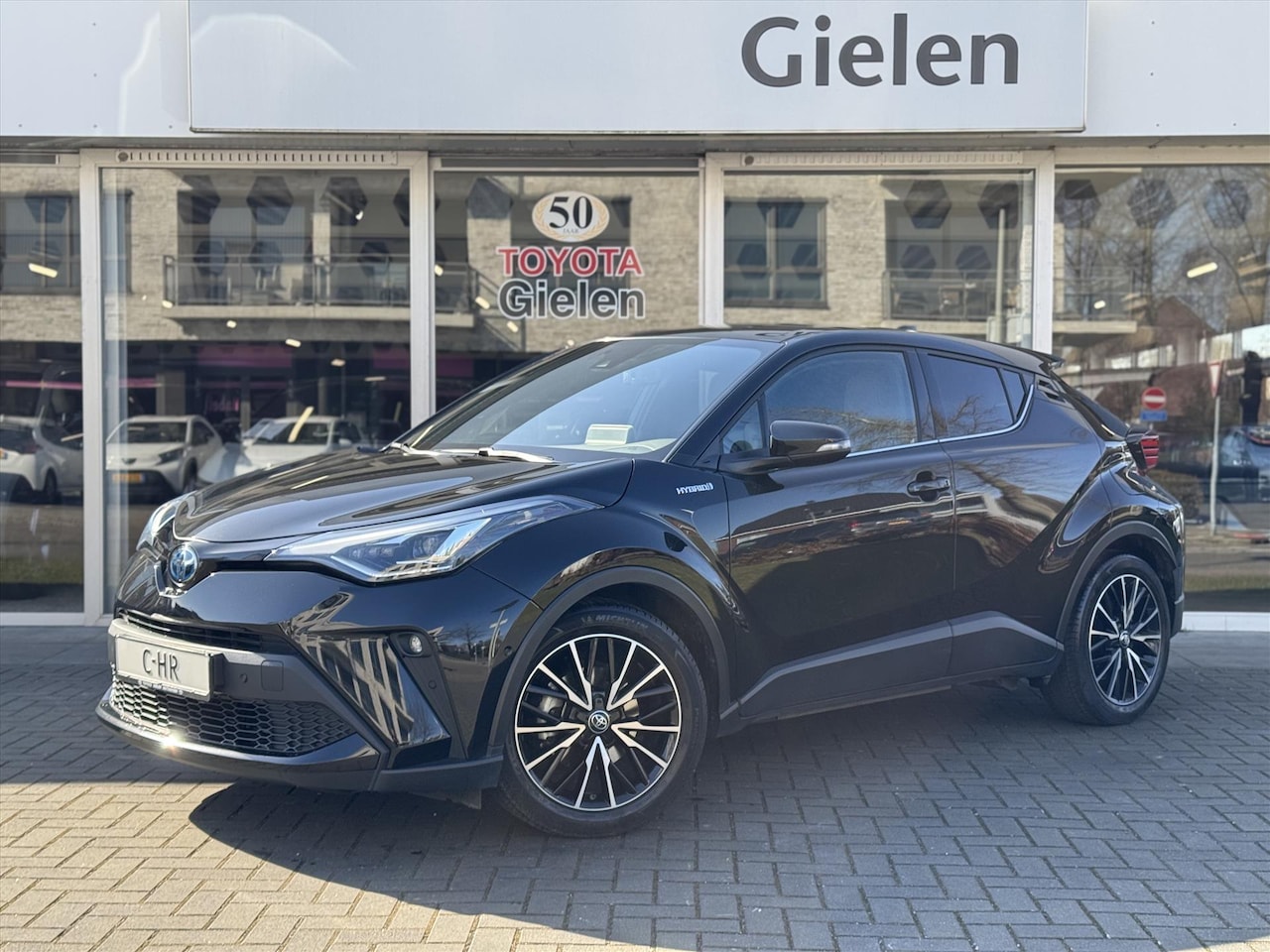 Toyota C-HR - 2.0 Hybrid 184pk CVT Executive | Eerste eigenaar, Trekhaak, JBL - AutoWereld.nl