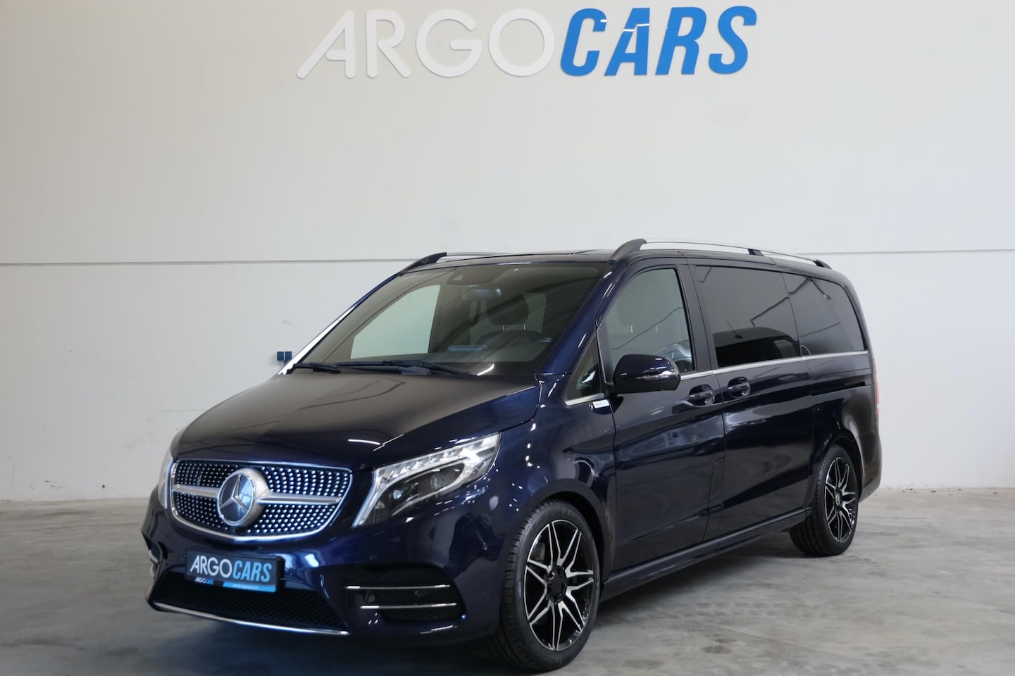 Mercedes-Benz V-klasse - 300d AMG LANG 360° CAMERA BPM VRIJ TREKHAAK DC BURMESTER 5 ZITS VOL OPTIES LEASE v/a €172, - AutoWereld.nl