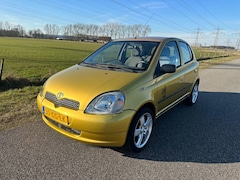 Toyota Yaris - 1.3-16V VVT-i Luna