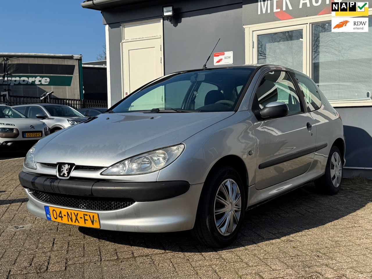 Peugeot 206 - 1.1 Pop' Art|Inruil Verkregen|D-Riem VV|Rijdt Goed| - AutoWereld.nl