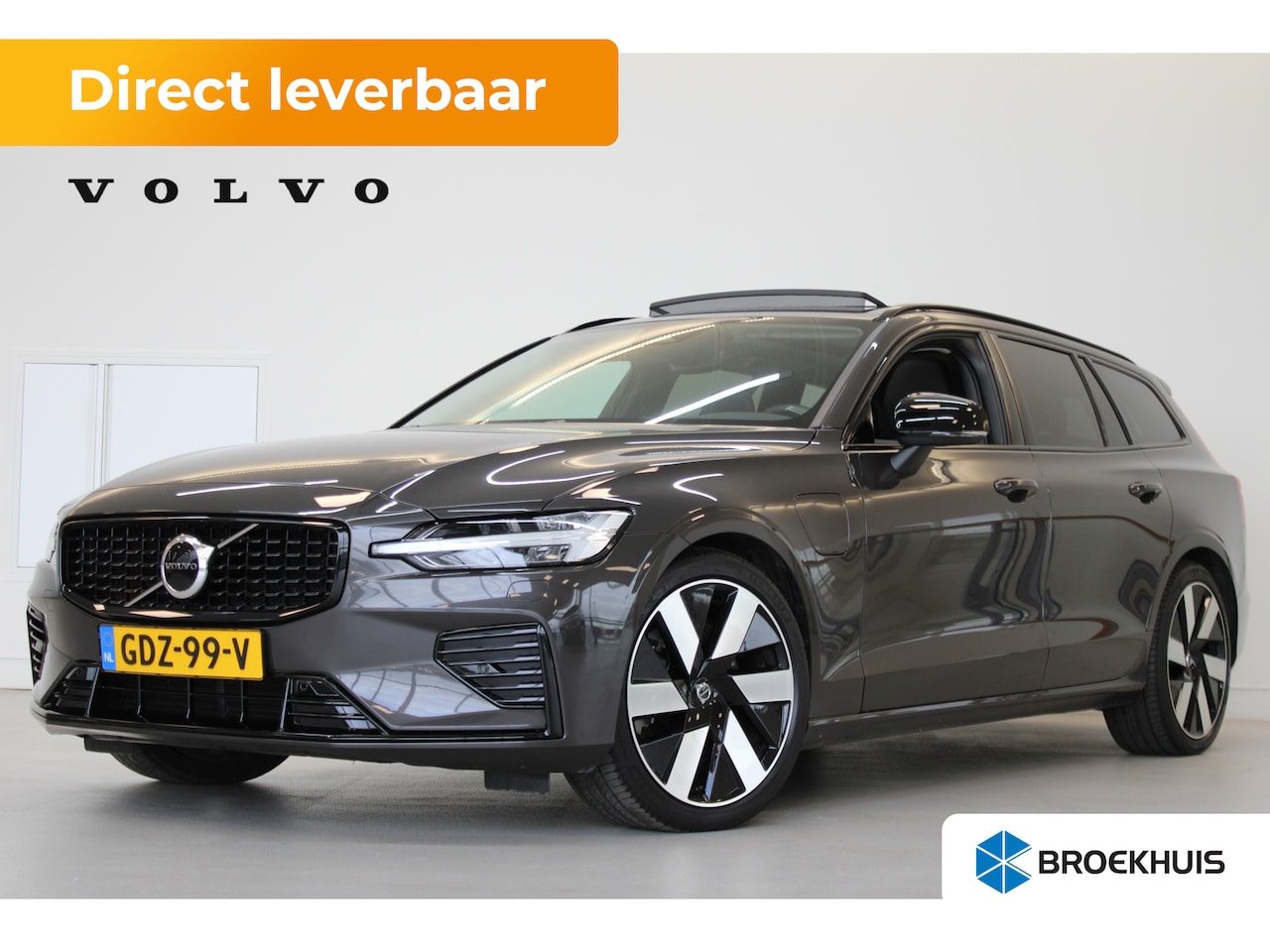 Volvo V60 - T8 455PK AWD Ultra Dark | Trekhaak | Panoramadak | HUD | Adapt LED | 19'' | HK Audio | Pow - AutoWereld.nl