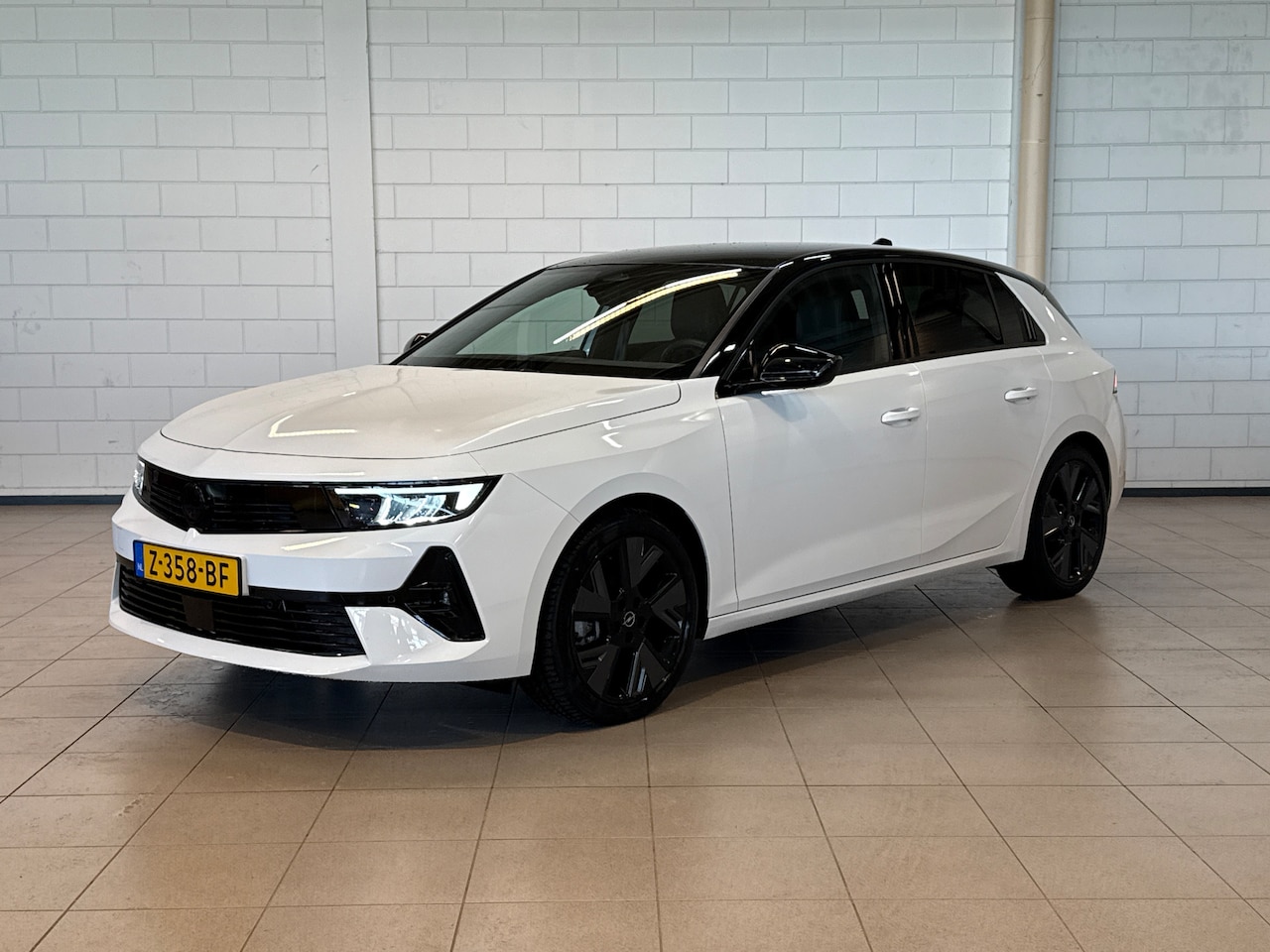 Opel Astra Electric - 54 kWh | Apple Carplay/Android Auto|telefoonintegratie premium | DAB ontvanger | achteruit - AutoWereld.nl