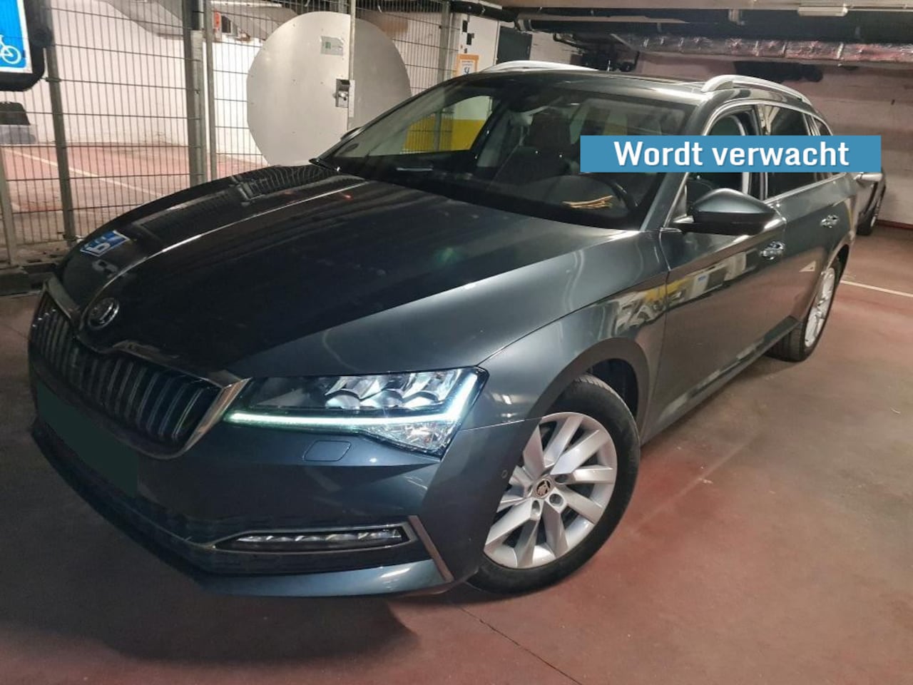 Skoda Superb Combi - 1.4 TSI iV Business Edition | Wordt verwacht | Leder | Pano | A.cam | - AutoWereld.nl