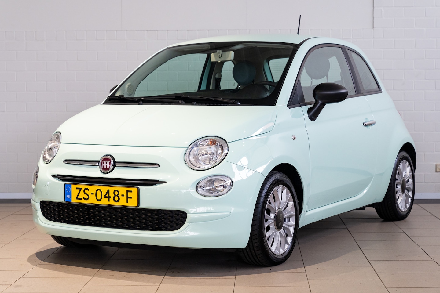 Fiat 500 - 1.2 Young | Airco | Lichtmetalen velgen | Navigatie | - AutoWereld.nl