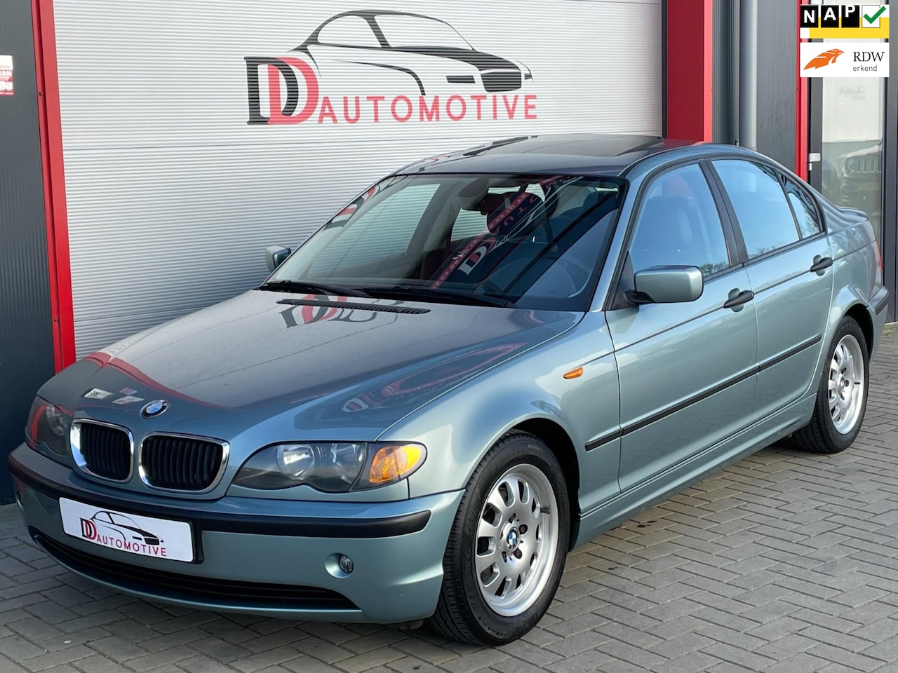 BMW 3-serie - 318i Executive DAK/LEER/PDC/NAP/ORGNL/FACELIFT - AutoWereld.nl